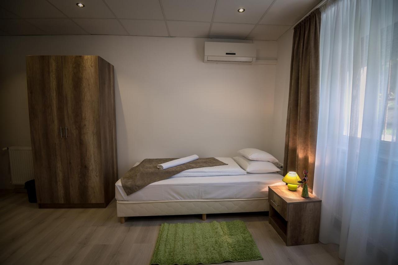 Mokka Apartman Szeged Esterno foto