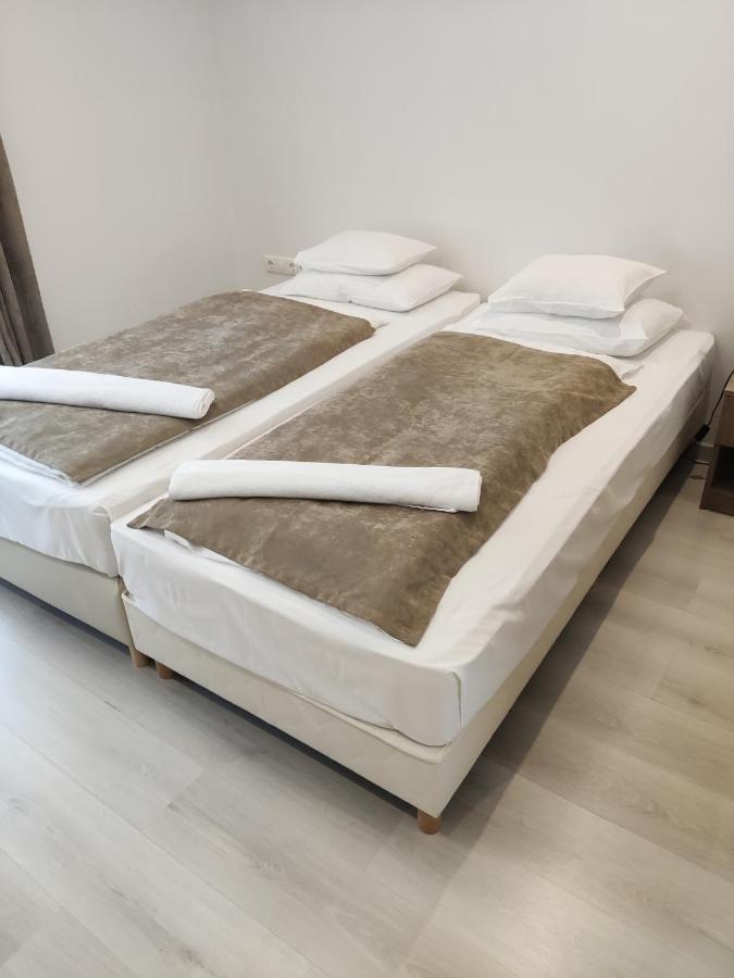 Mokka Apartman Szeged Esterno foto
